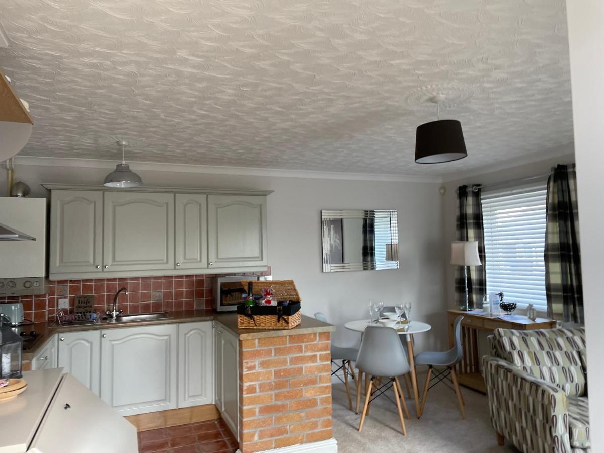 The Cwtch - A Self Contained One Bedroom Annex Pwllheli Extérieur photo