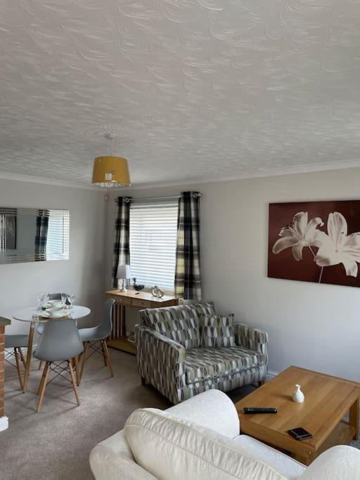 The Cwtch - A Self Contained One Bedroom Annex Pwllheli Extérieur photo